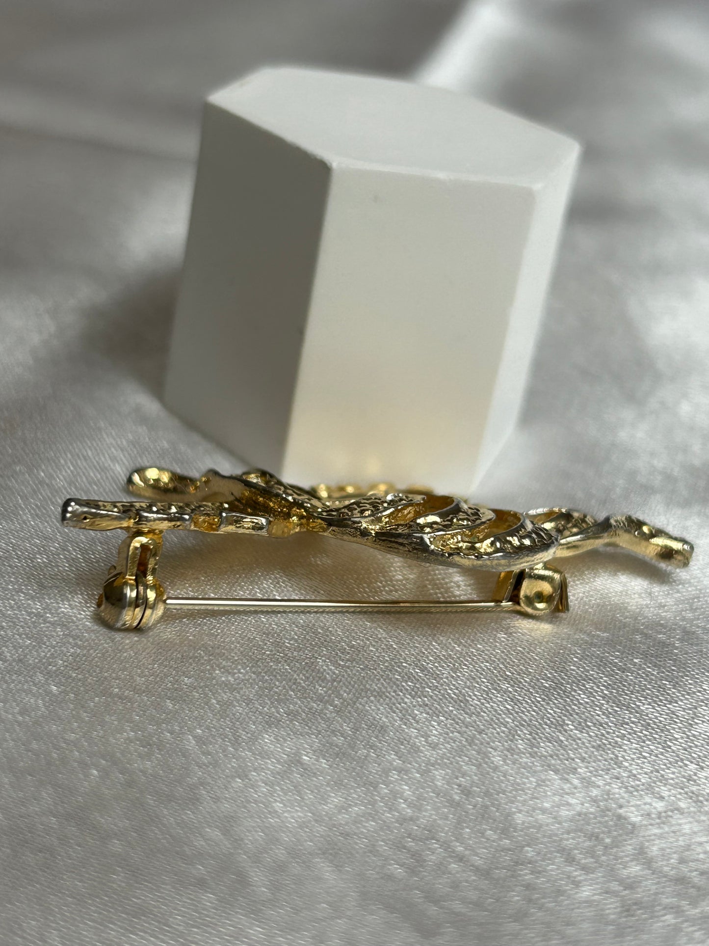 Broche vintage doré et strass