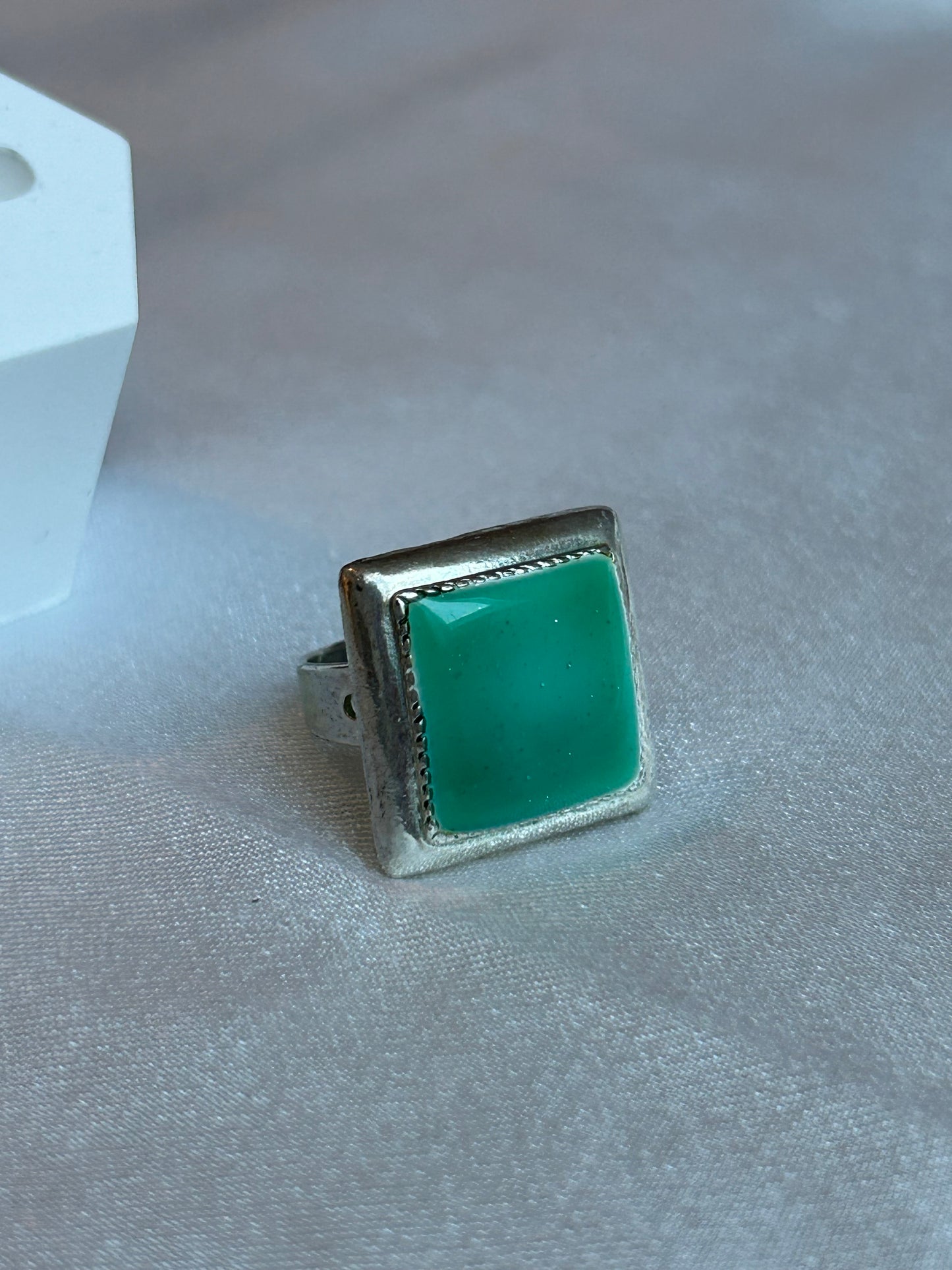 Bague vintage argenté et verte ajustable