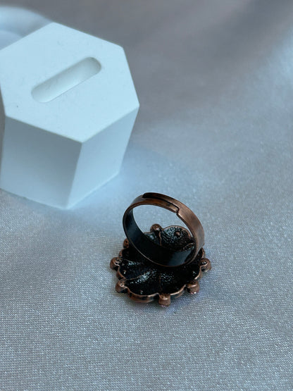 Bague ajustable vintage noir rose et strass