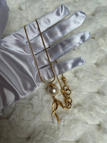 Jolie collier vintage doré et perle fantaisie