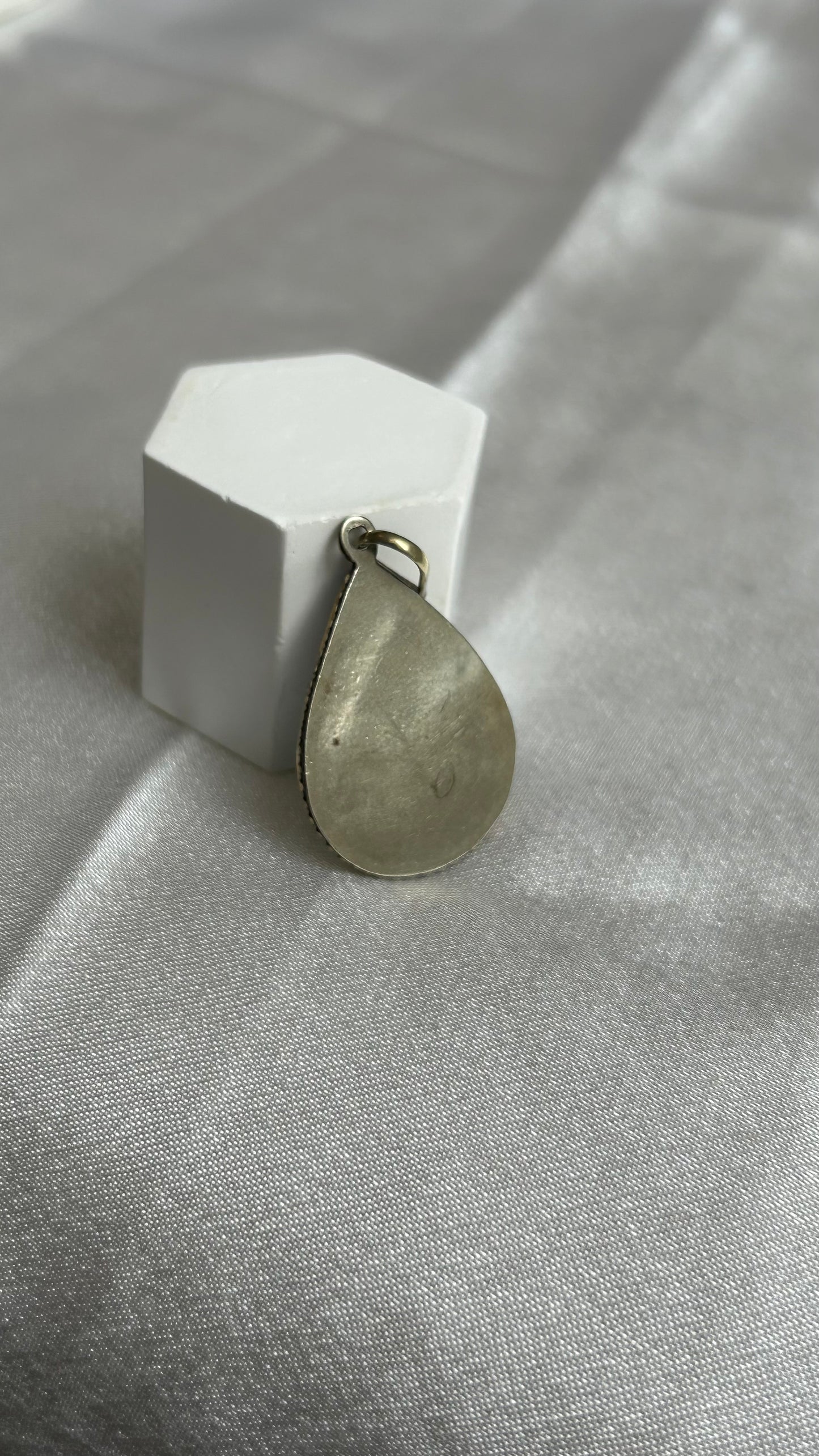 Pendentif vintage argenté et bleu