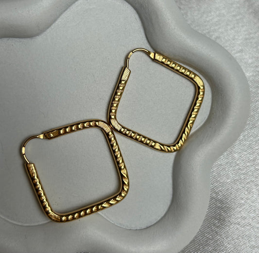 Boucle d’oreille style créoles losange en plaqué or