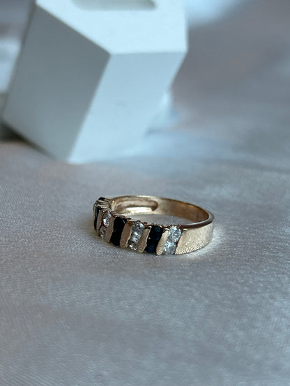 Bague en plaqué or taille 51 et pierre bleu nuit et transparente