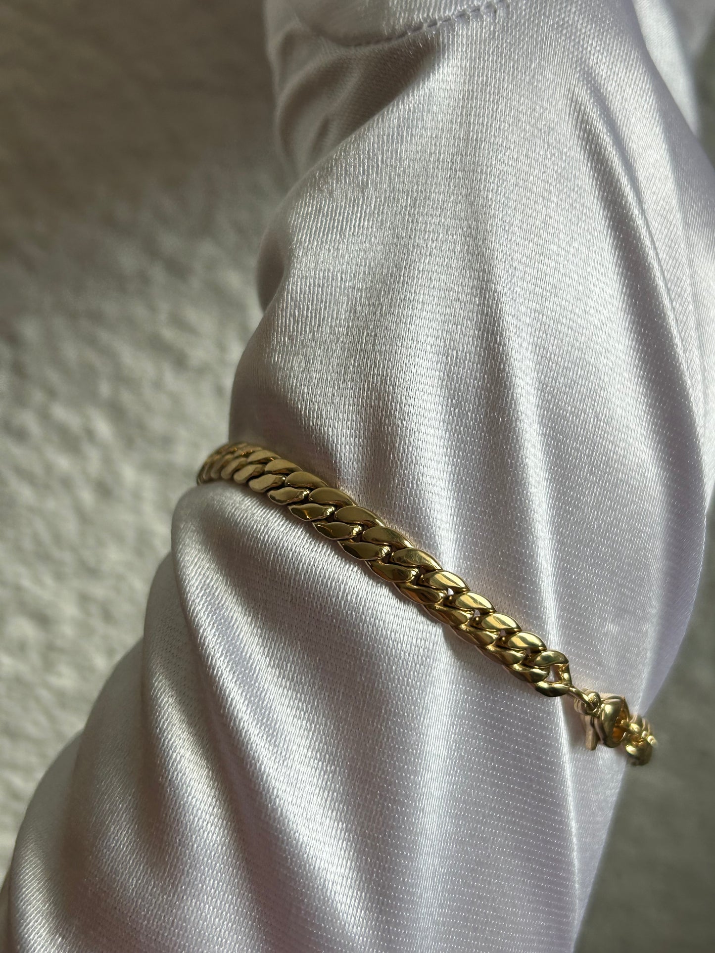 Magnifique bracelet en plaqué or d’occasion maille anglaise