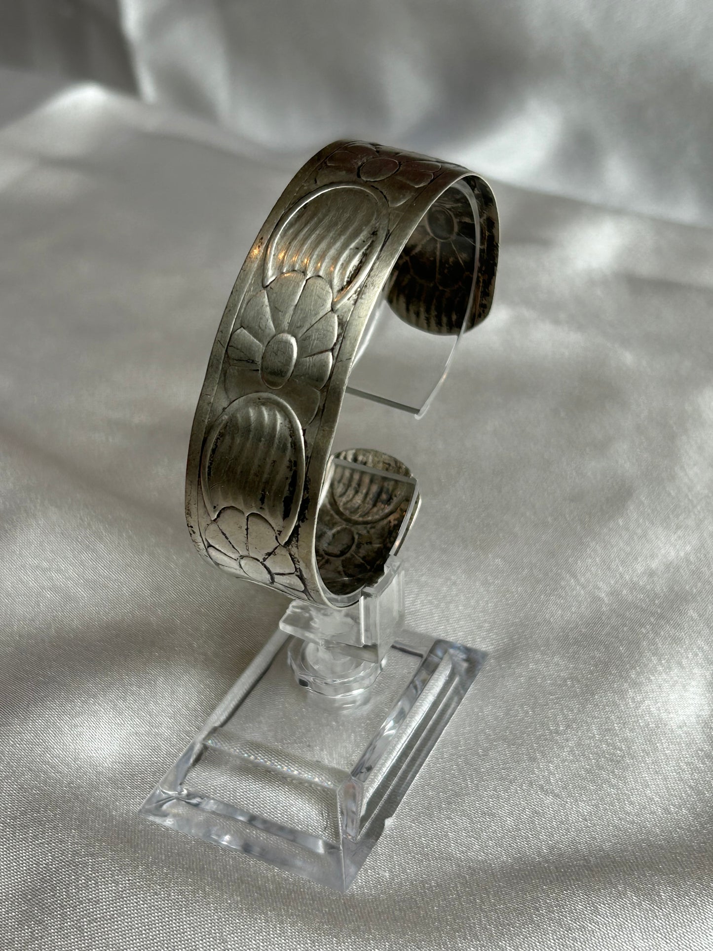 Bracelet jonc en argent vieilli