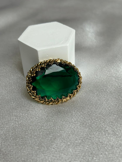 Broche vintage doré bronze et pierre verte