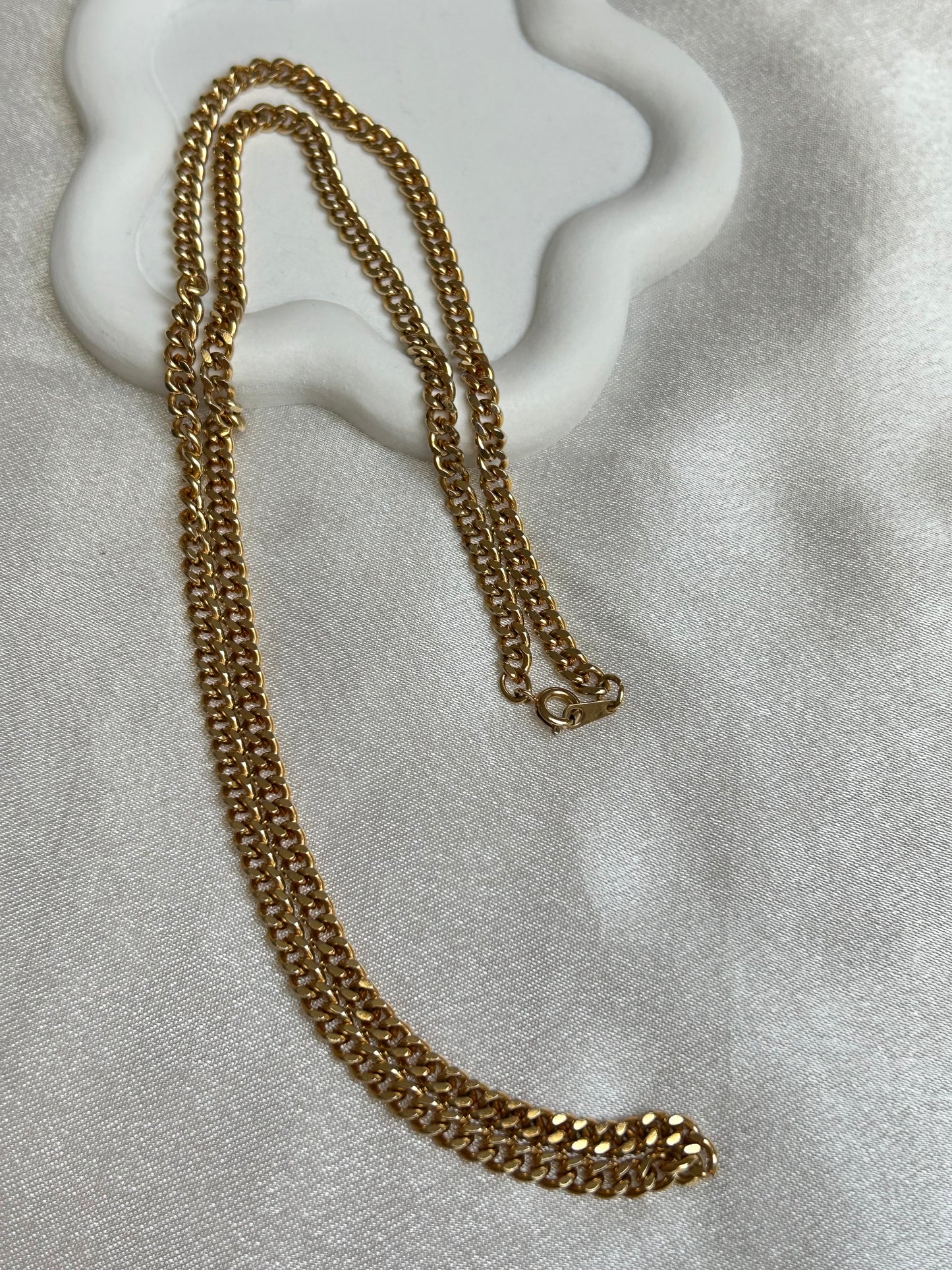 Jolie collier chaîne vintage doré belles mailles