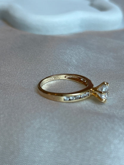 Splendide Bague Solitaire avec Strass en Plaqué Or