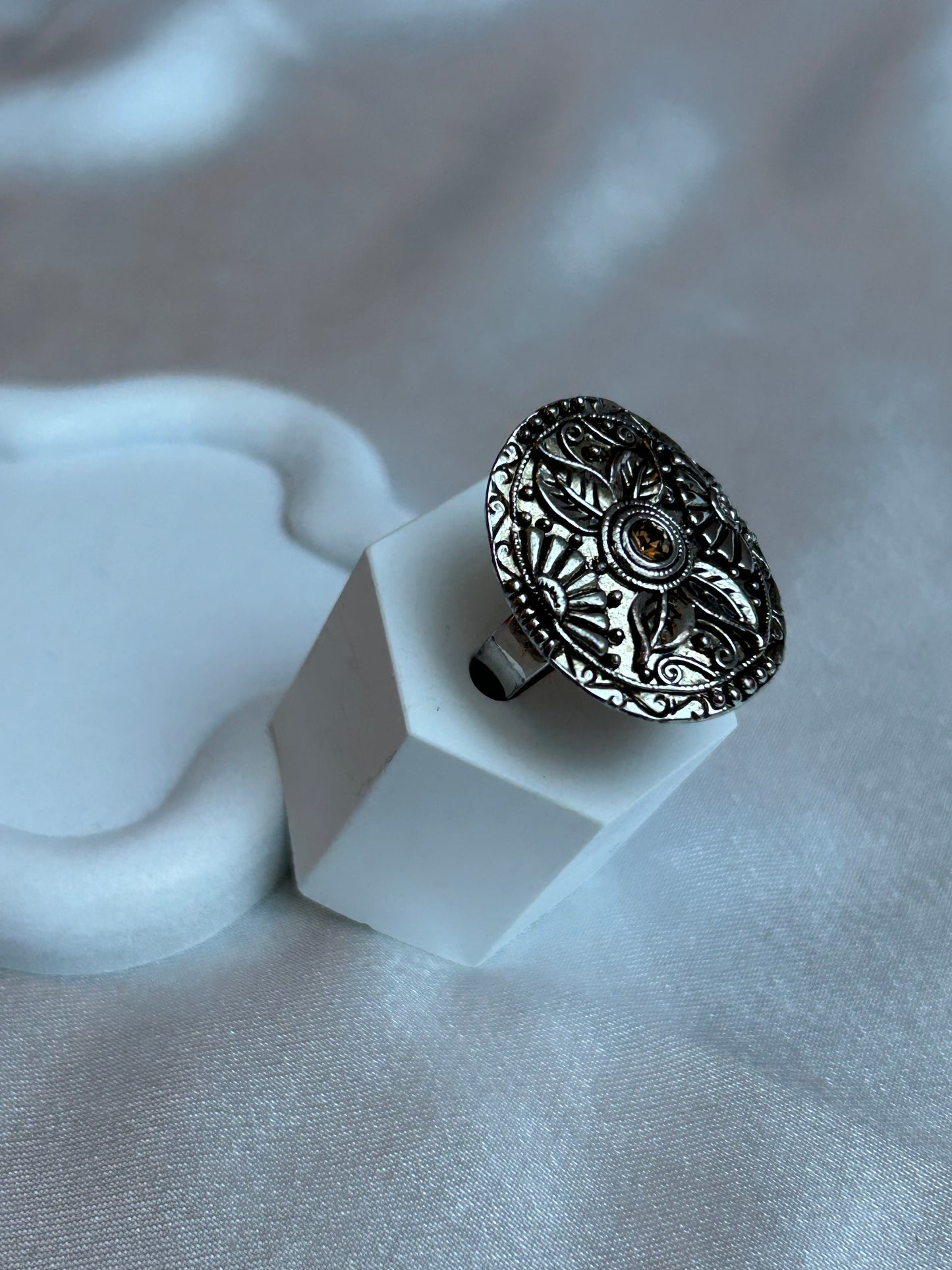 Bague vintage argenté cercle et motifs