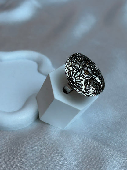 Bague vintage argenté cercle et motifs