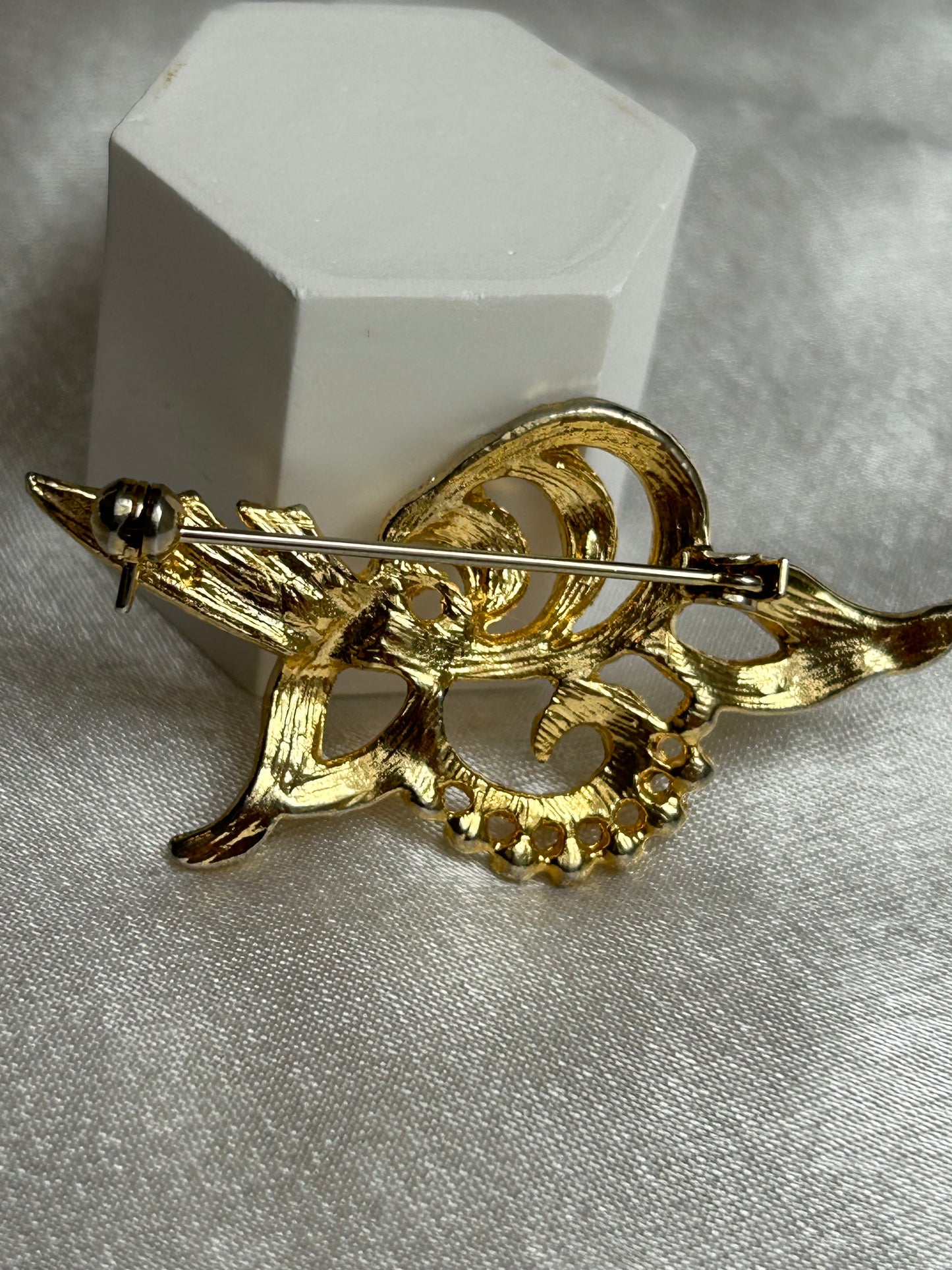 Broche vintage doré et strass