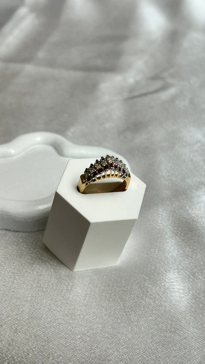 Bague vintage plaqué or et strass rouges et transparents taille 52