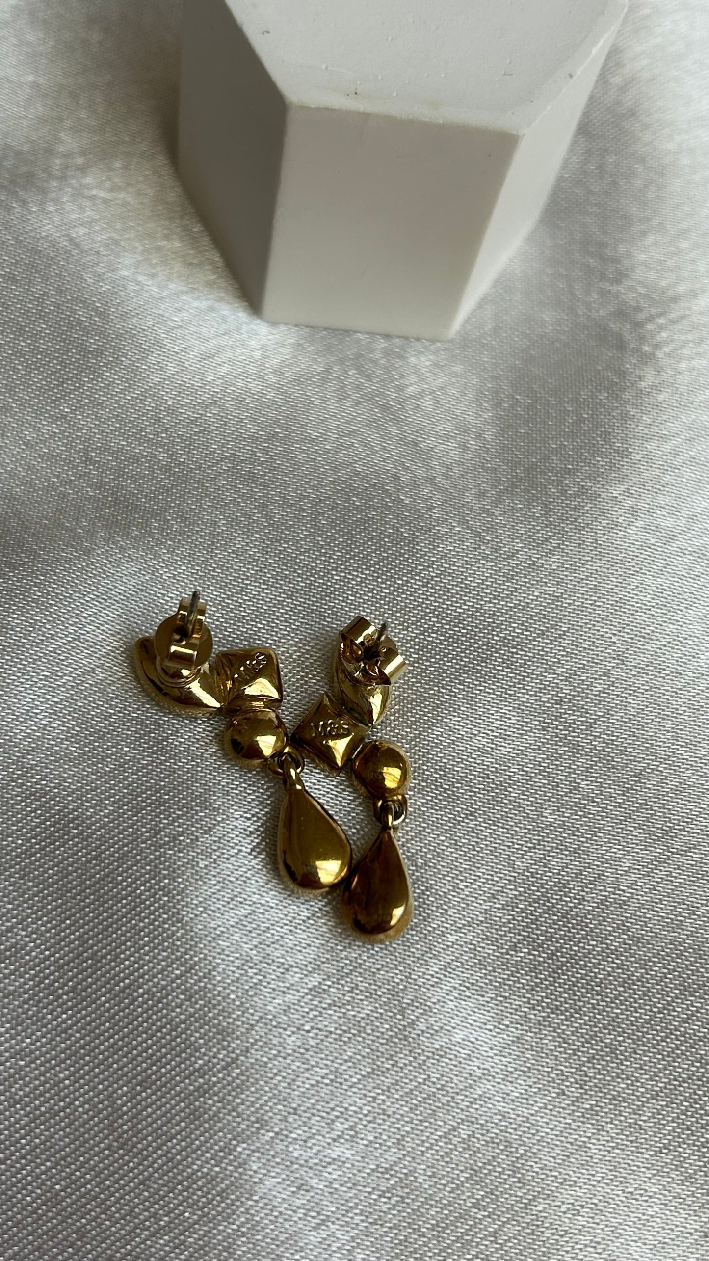 Boucles d’oreilles pendantes vintage et strass