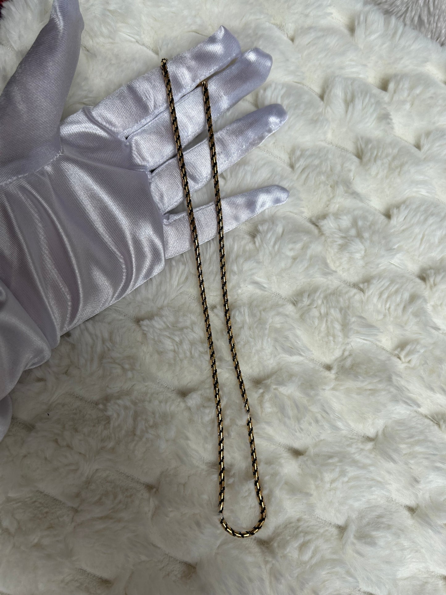 Jolie collier chaîne vintage torsadé noir et doré