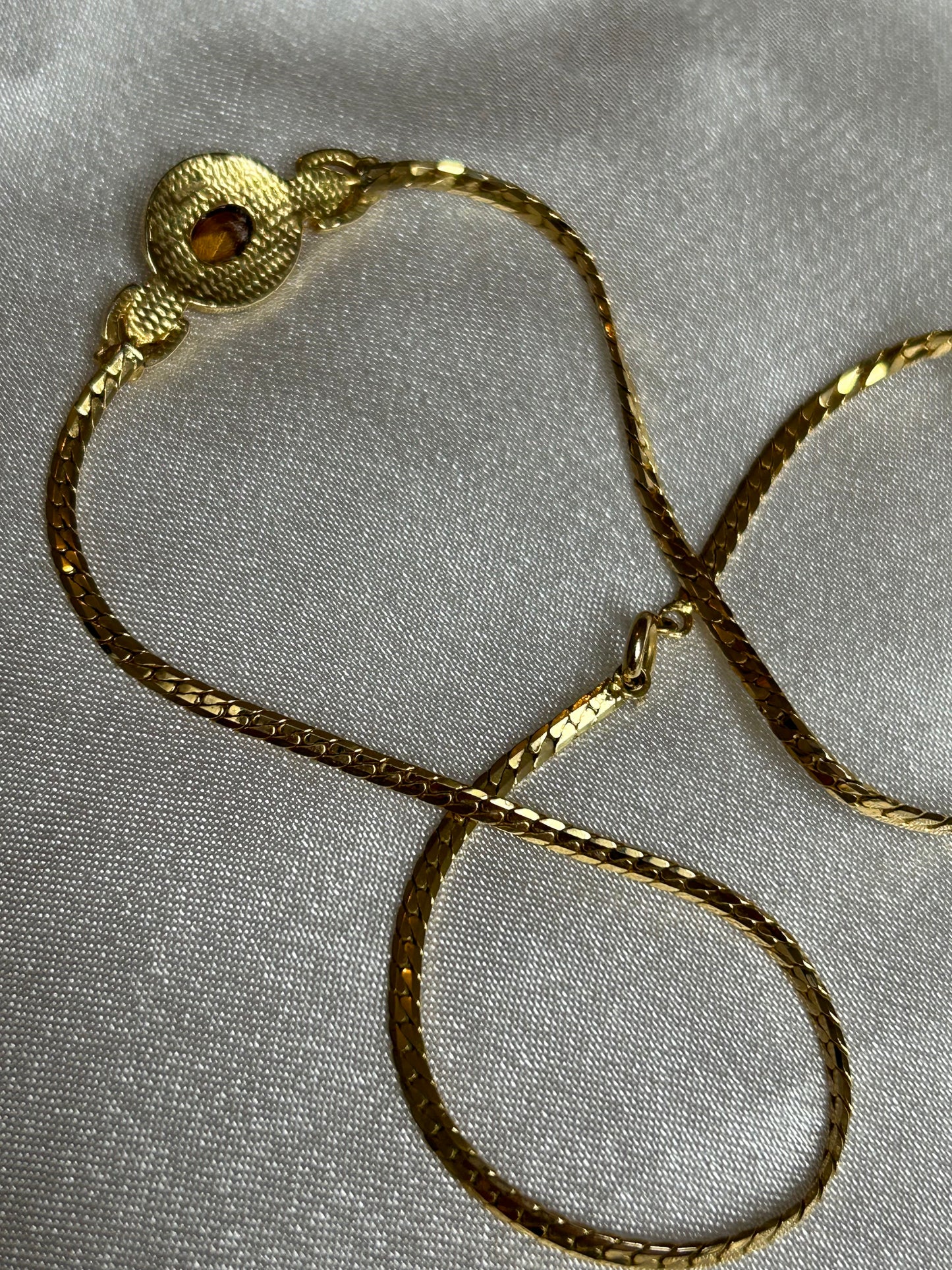 Collier vintage doré et pierre bleu avec strass