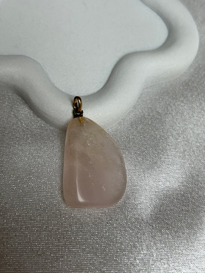 Pendentif vintage pierre rose pâle