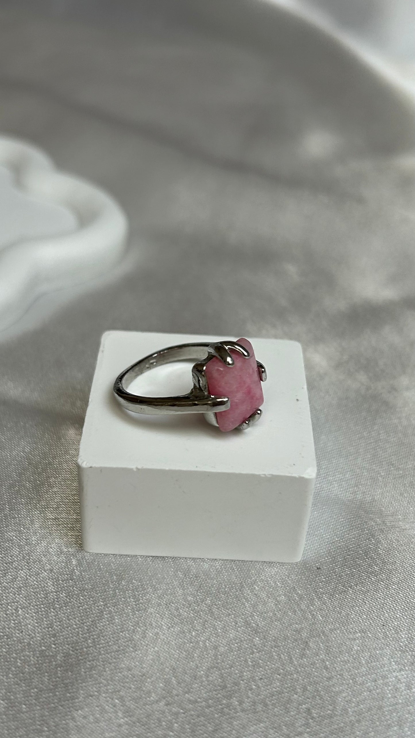 Bague vintage argenté et pierre rose taille 55