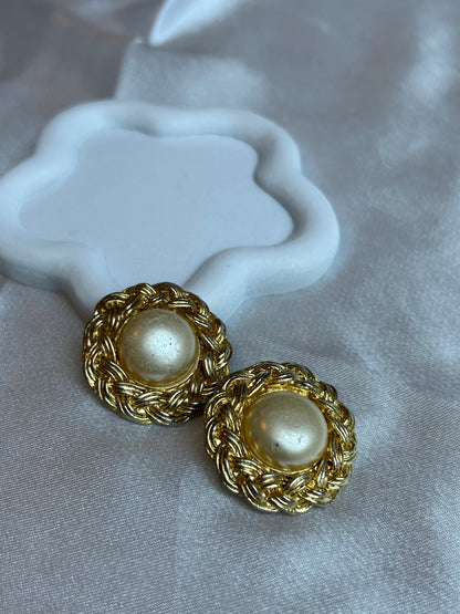 Boucles d’oreilles vintage pins fleur doré et nacré