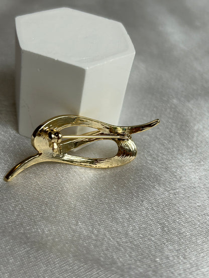 Broche vintage doré et strass signée « A »